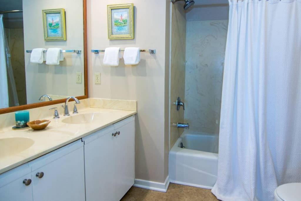 Pelican Point Unobstructed Beach Views Beach Access Out Back Door! Harbor Island Exterior photo