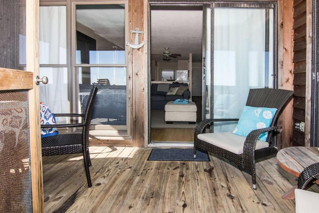 Pelican Point Unobstructed Beach Views Beach Access Out Back Door! Harbor Island Exterior photo