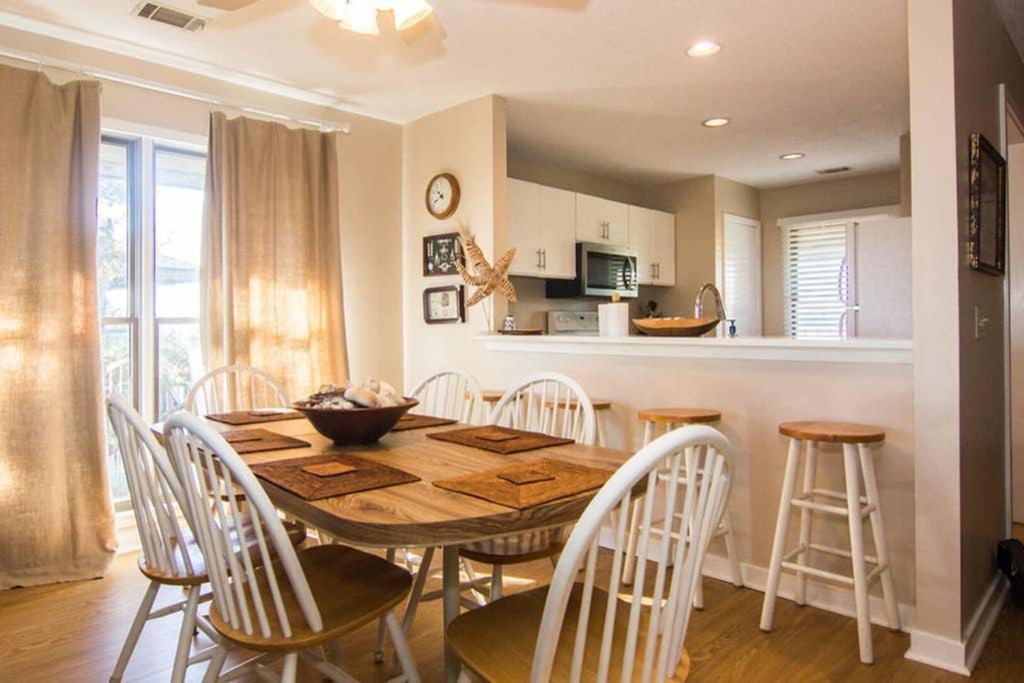 Pelican Point Unobstructed Beach Views Beach Access Out Back Door! Harbor Island Exterior photo