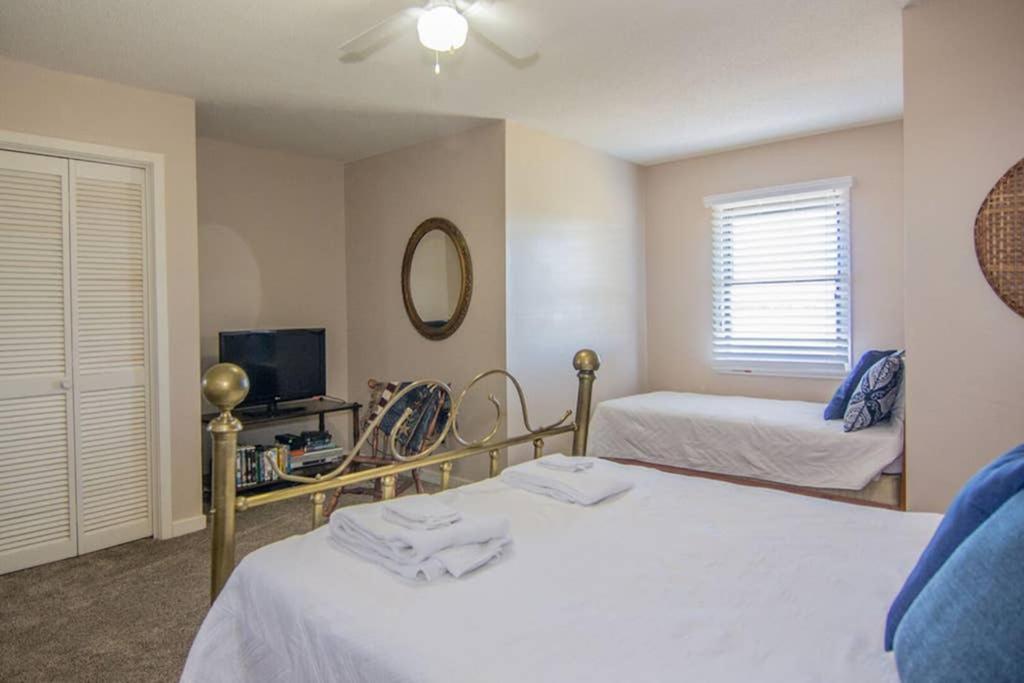 Pelican Point Unobstructed Beach Views Beach Access Out Back Door! Harbor Island Exterior photo